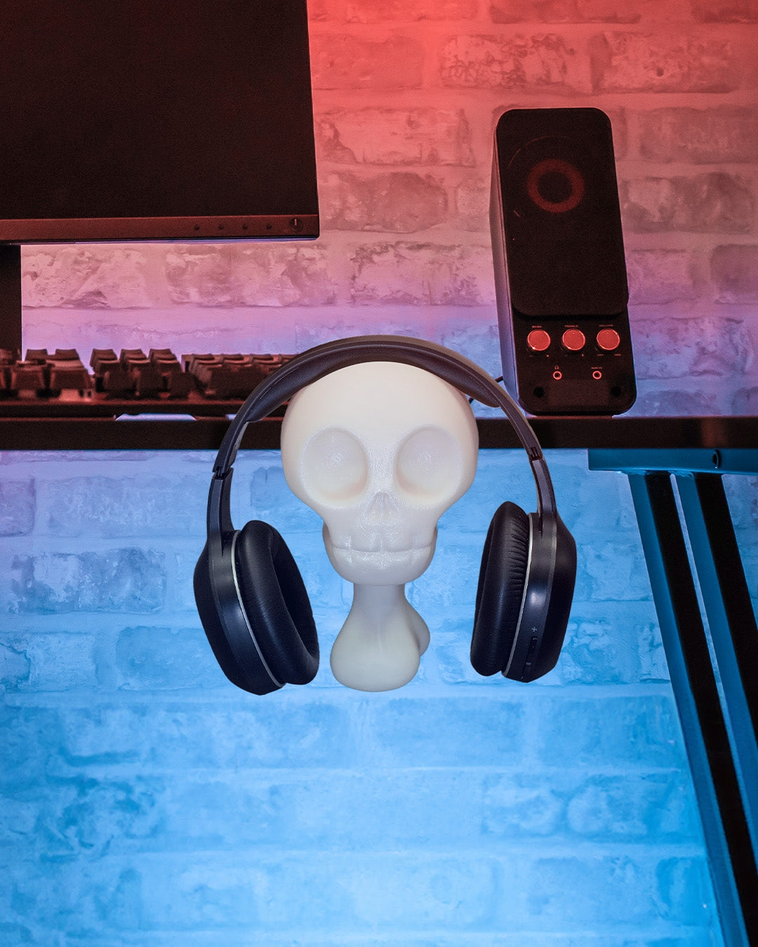 Skull Vise Headphone Holder