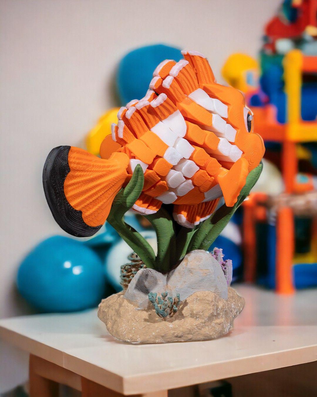 Nestor the Clownfish 3D Printed Articulated Clownfish Toy – Flexible, Fidget, Ocean-Themed Desk Pet