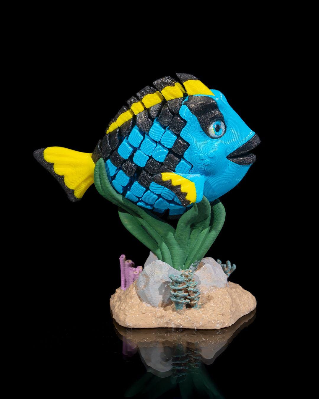 3D Printed Articulated Blue Tang Toy – Dolores the Flexible Fidget Desk Pet with Glass Eyes, Ocean-Themed Collectible Decor