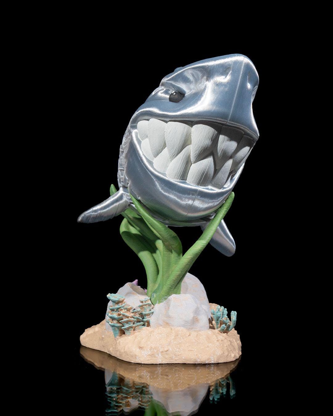 3D Printed Articulated White Shark Toy – Travis the Flexible Fidget Desk Pet, Ocean-Themed Collectible, Sea Creature Decor