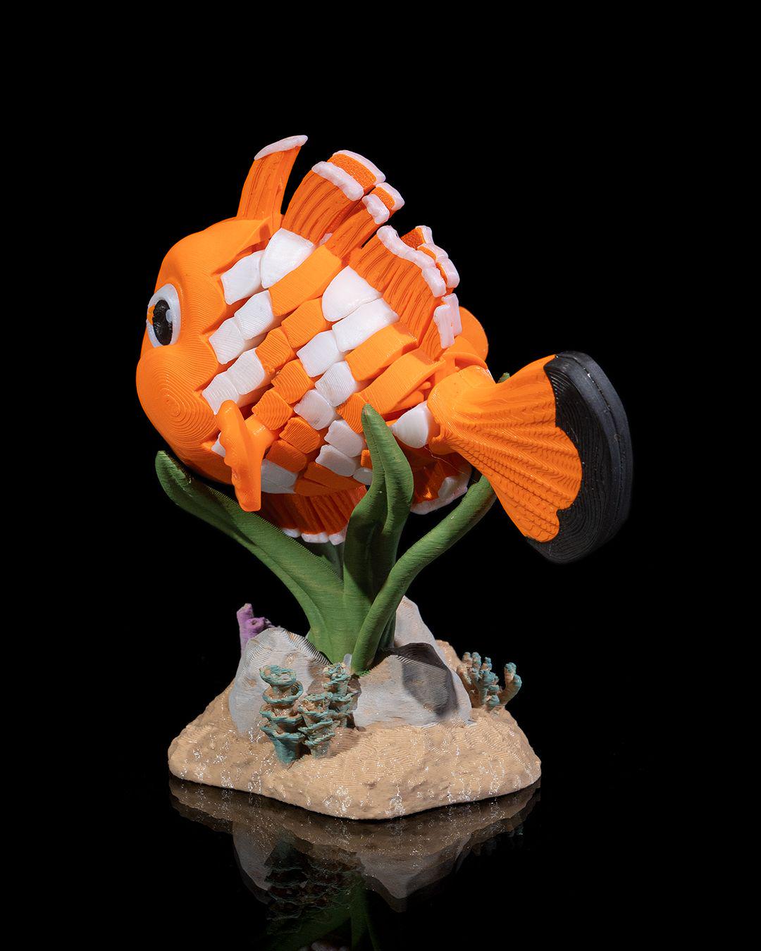 Nestor the Clownfish 3D Printed Articulated Clownfish Toy – Flexible, Fidget, Ocean-Themed Desk Pet