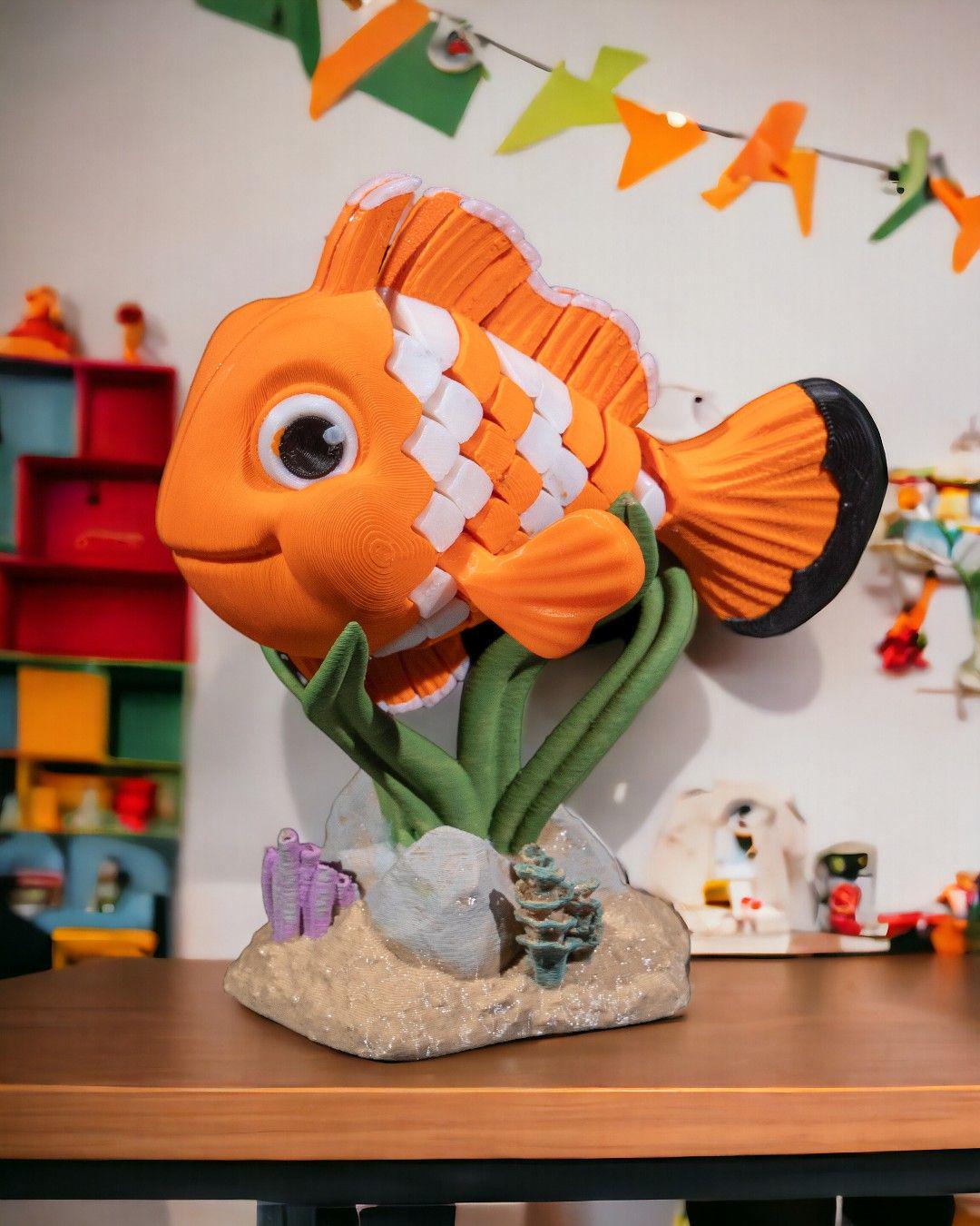 Nestor the Clownfish 3D Printed Articulated Clownfish Toy – Flexible, Fidget, Ocean-Themed Desk Pet