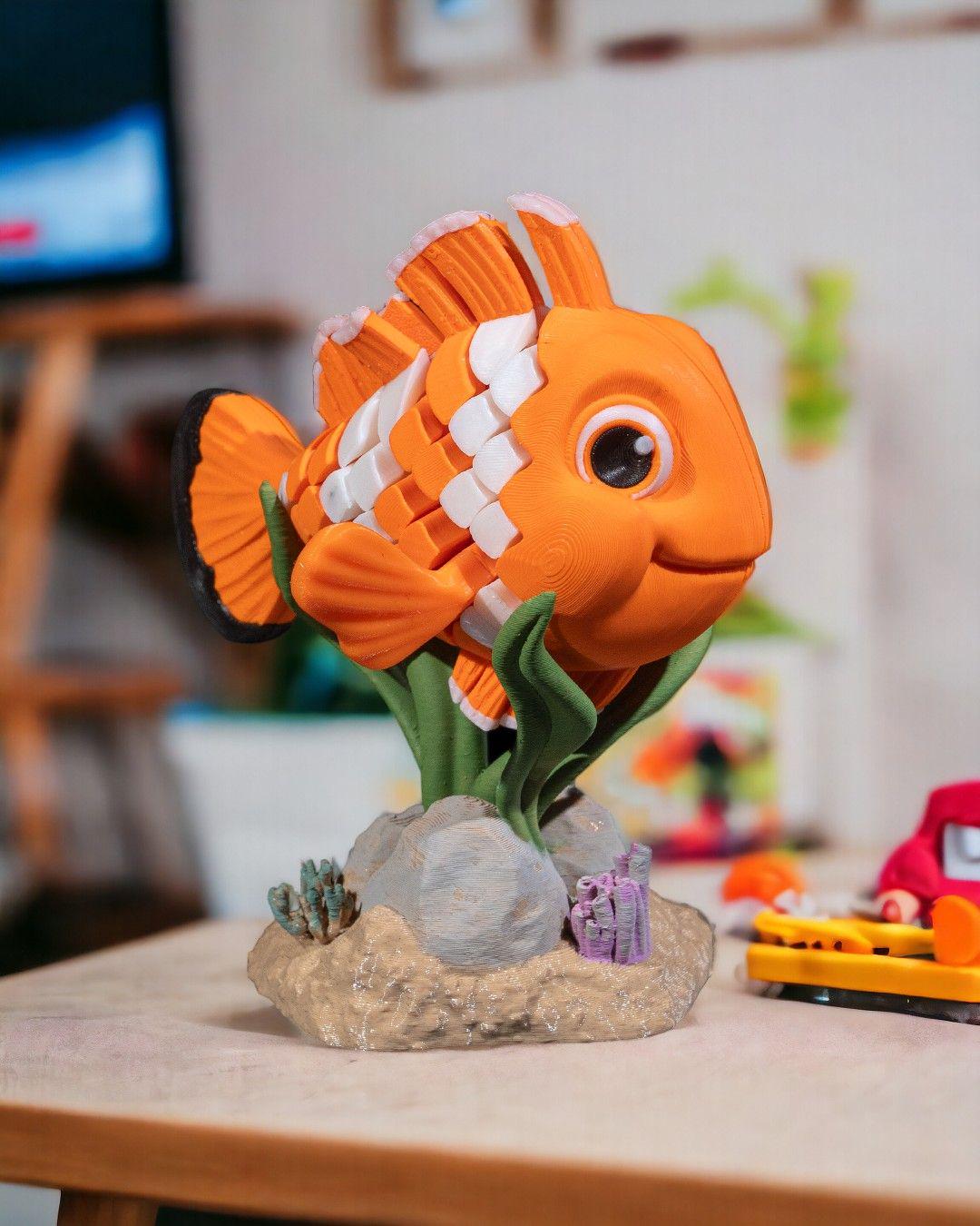 Nestor the Clownfish 3D Printed Articulated Clownfish Toy – Flexible, Fidget, Ocean-Themed Desk Pet