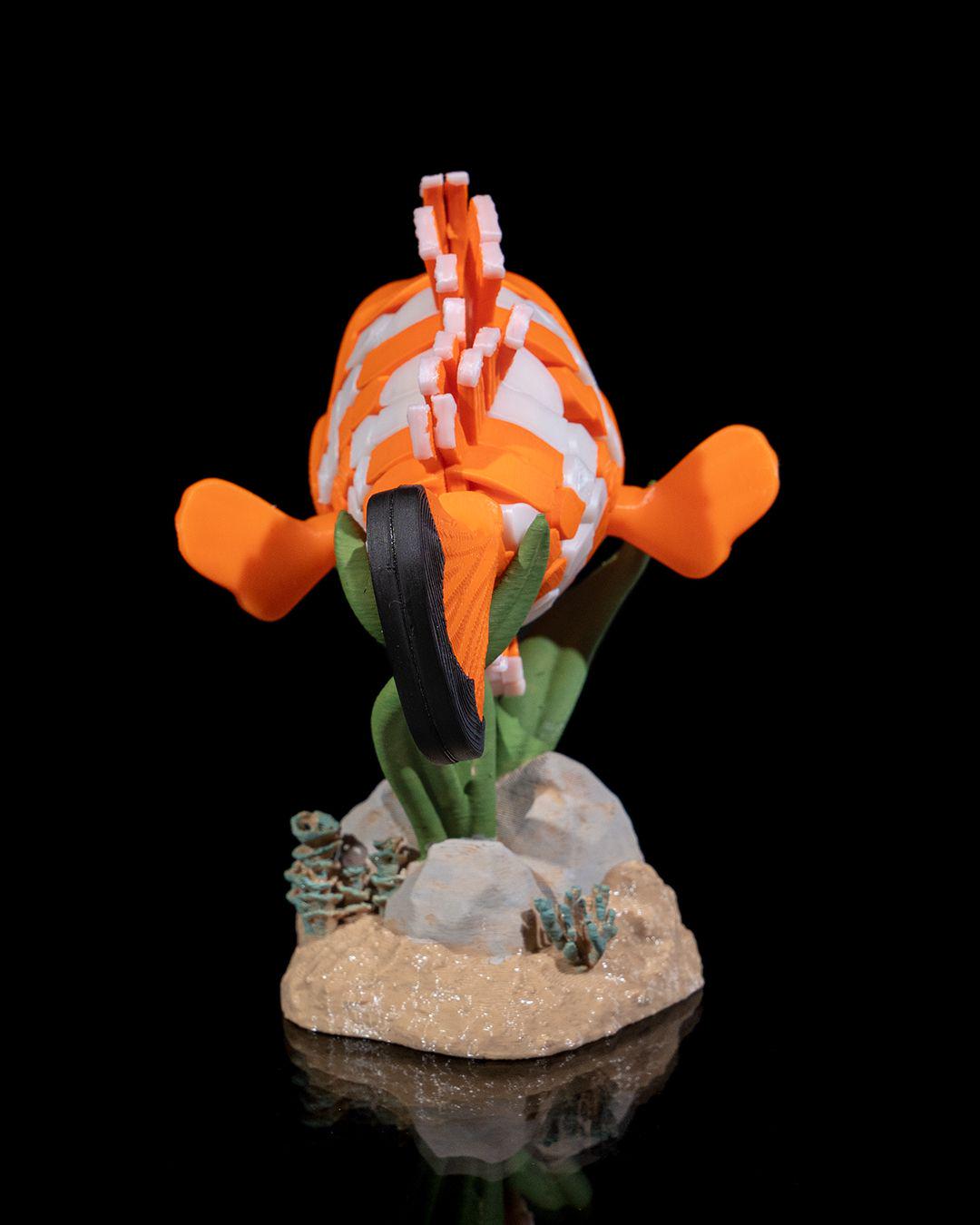 Nestor the Clownfish 3D Printed Articulated Clownfish Toy – Flexible, Fidget, Ocean-Themed Desk Pet