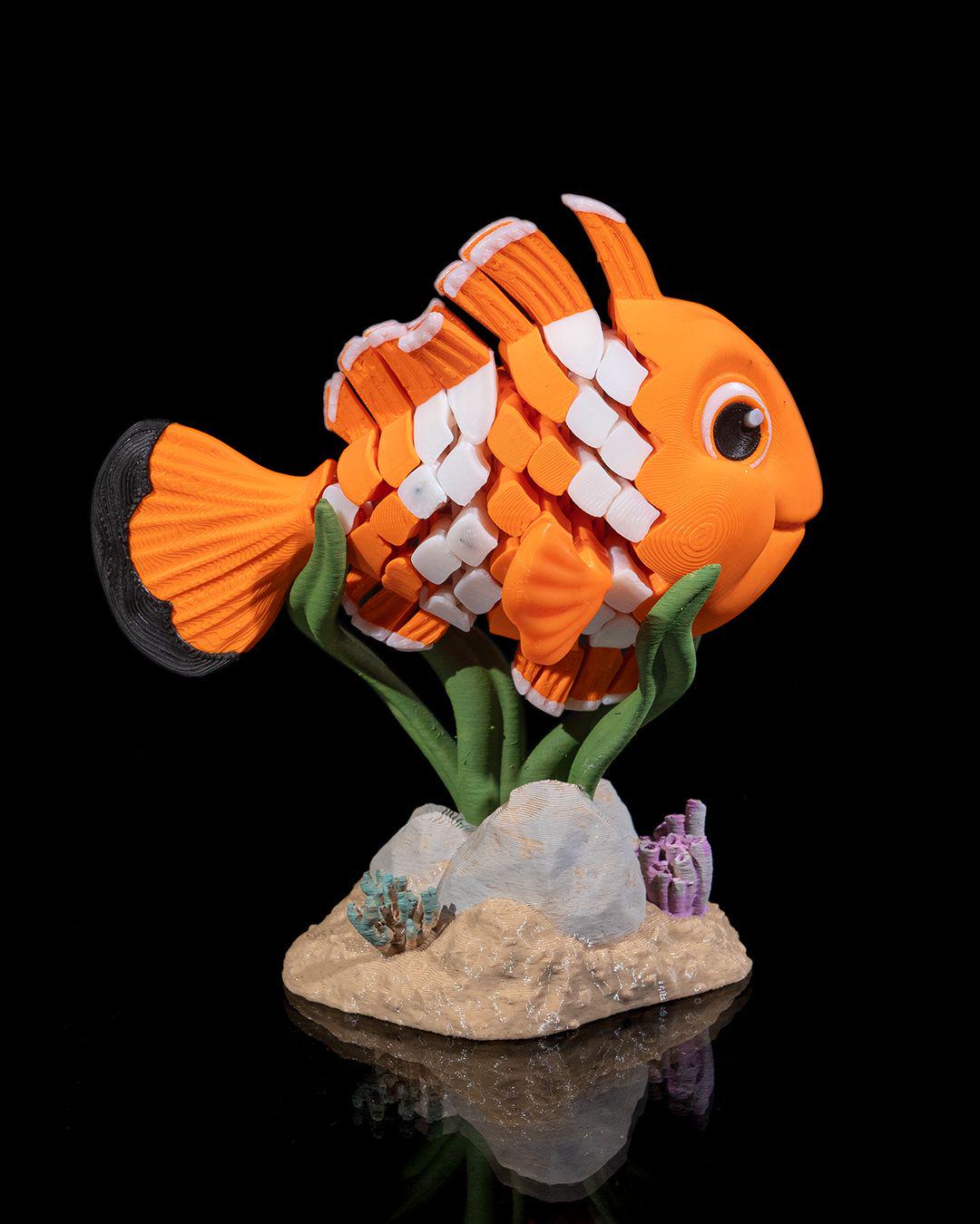 Nestor the Clownfish 3D Printed Articulated Clownfish Toy – Flexible, Fidget, Ocean-Themed Desk Pet