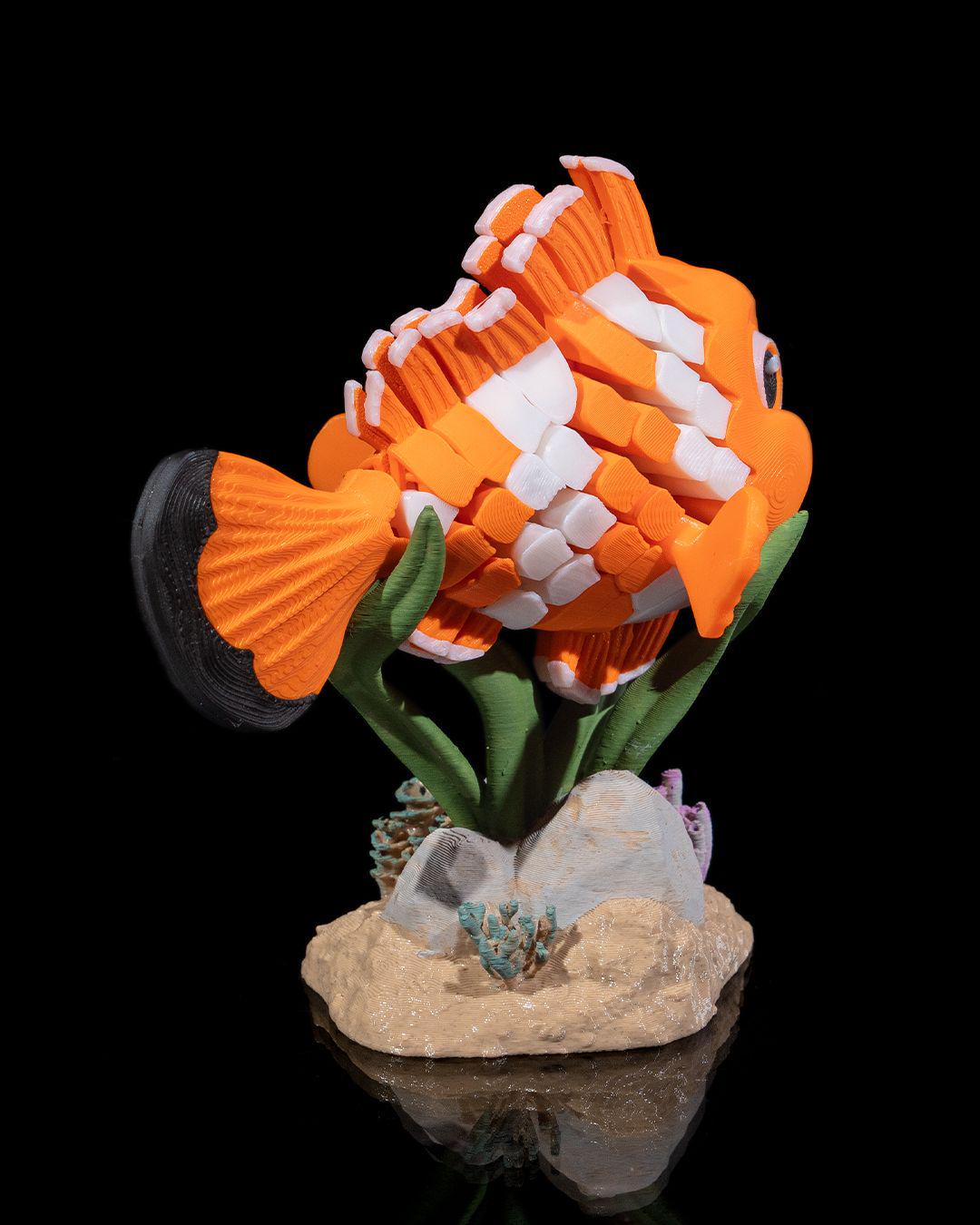 Nestor the Clownfish 3D Printed Articulated Clownfish Toy – Flexible, Fidget, Ocean-Themed Desk Pet