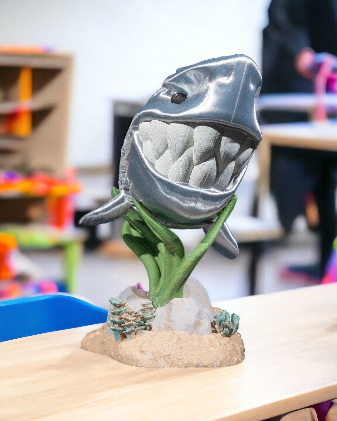 3D Printed Articulated White Shark Toy – Travis the Flexible Fidget Desk Pet, Ocean-Themed Collectible, Sea Creature Decor