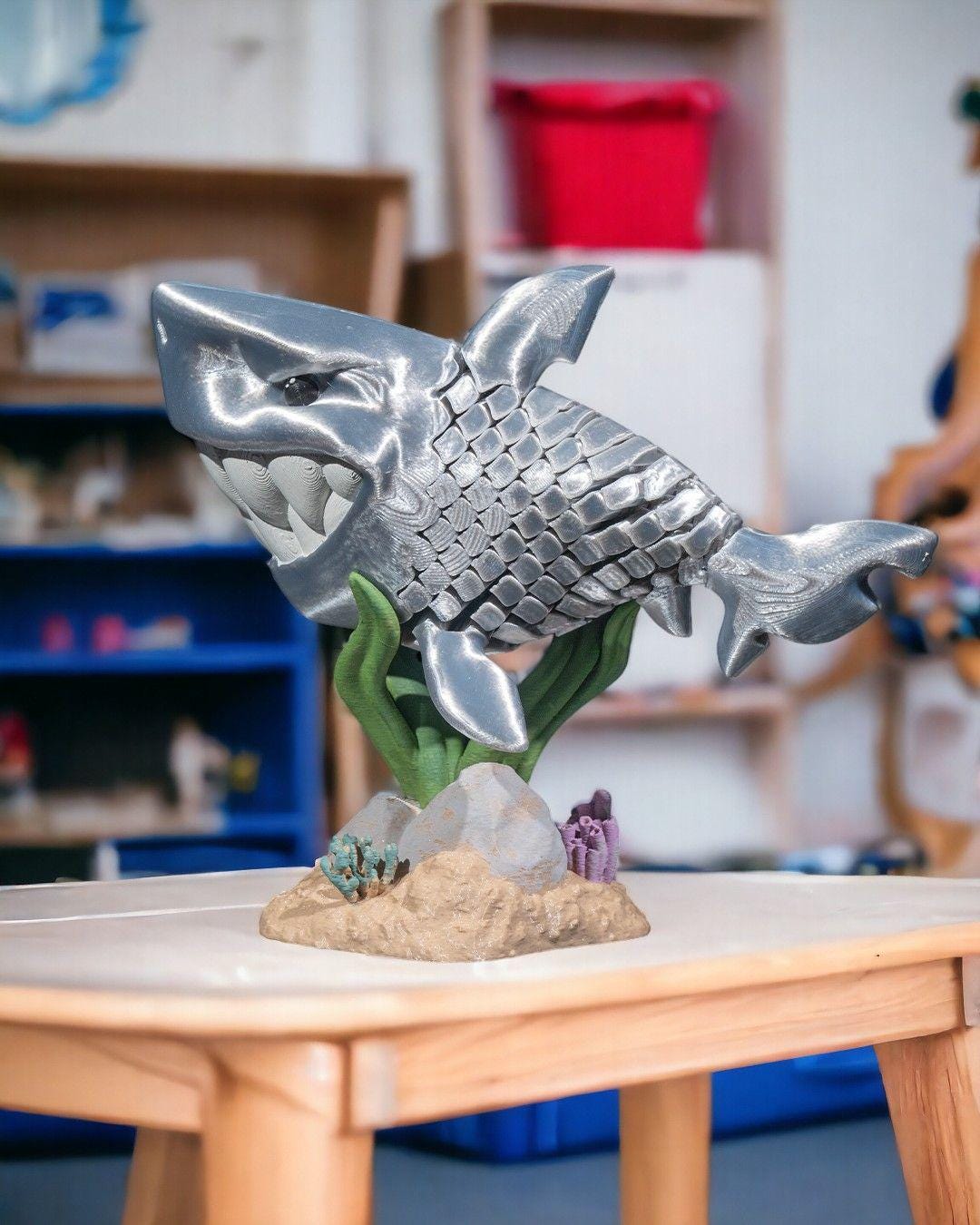 3D Printed Articulated White Shark Toy – Travis the Flexible Fidget Desk Pet, Ocean-Themed Collectible, Sea Creature Decor